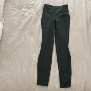 Lululemon Base Pace *brushed* Size 4 in rainforest green